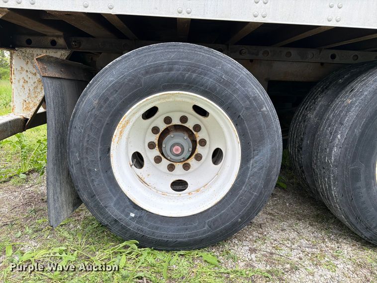 image for item EW2058 2004 Utility Trailer Mfg. Co. VS2DC dry van trailer