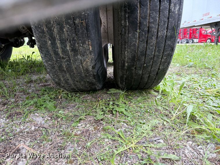 image for item EW2058 2004 Utility Trailer Mfg. Co. VS2DC dry van trailer