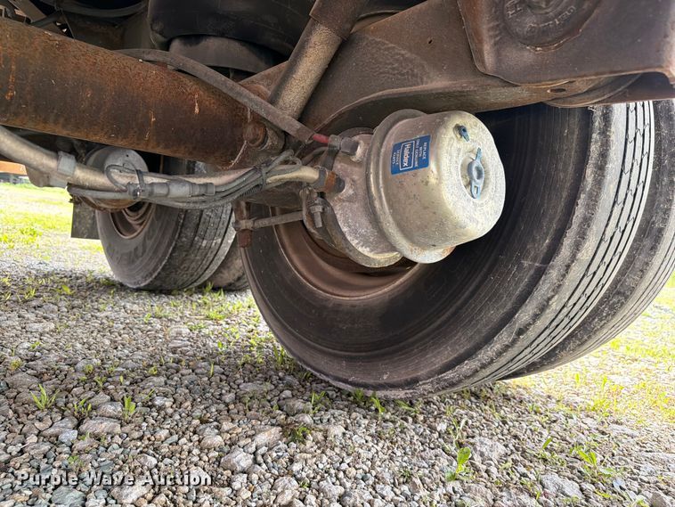 image for item EW2061 2004 Utility Trailer Mfg. Co. VS2DC dry van trailer