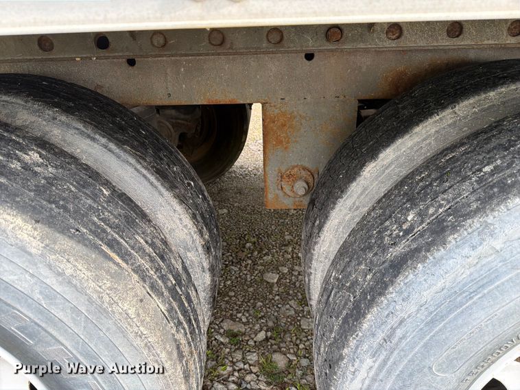 image for item EW2061 2004 Utility Trailer Mfg. Co. VS2DC dry van trailer