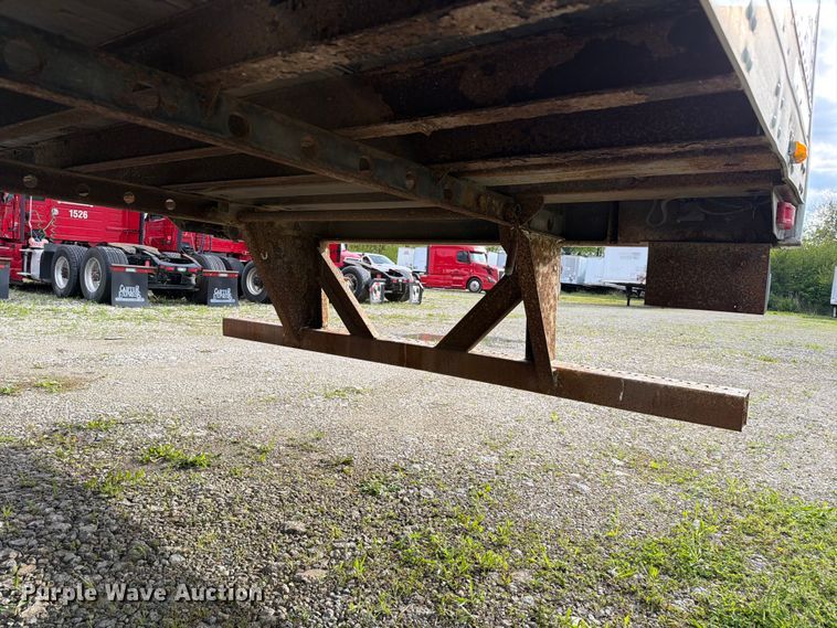 image for item EW2061 2004 Utility Trailer Mfg. Co. VS2DC dry van trailer