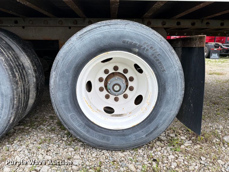 image for item EW2061 2004 Utility Trailer Mfg. Co. VS2DC dry van trailer