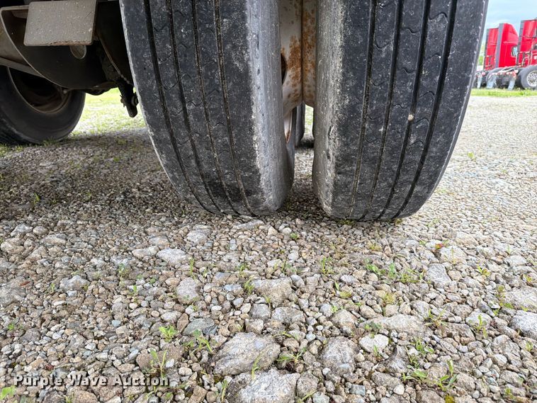 image for item EW2061 2004 Utility Trailer Mfg. Co. VS2DC dry van trailer