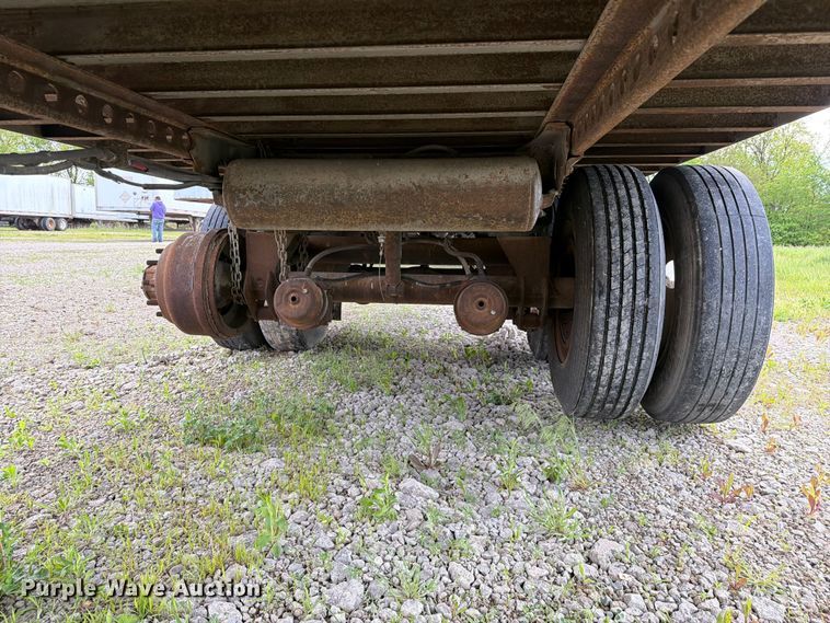 image for item EW2063 2005 Vanguard National Trailer Corp. VIP4000 dry van trailer