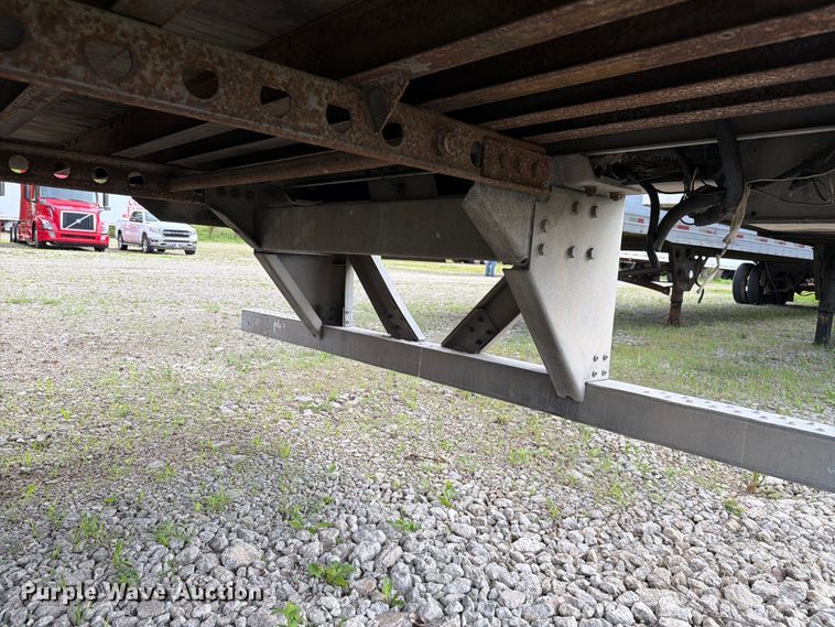 image for item EW2063 2005 Vanguard National Trailer Corp. VIP4000 dry van trailer
