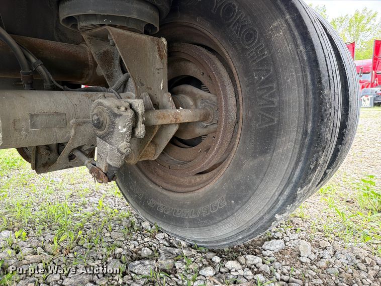 image for item EW2063 2005 Vanguard National Trailer Corp. VIP4000 dry van trailer