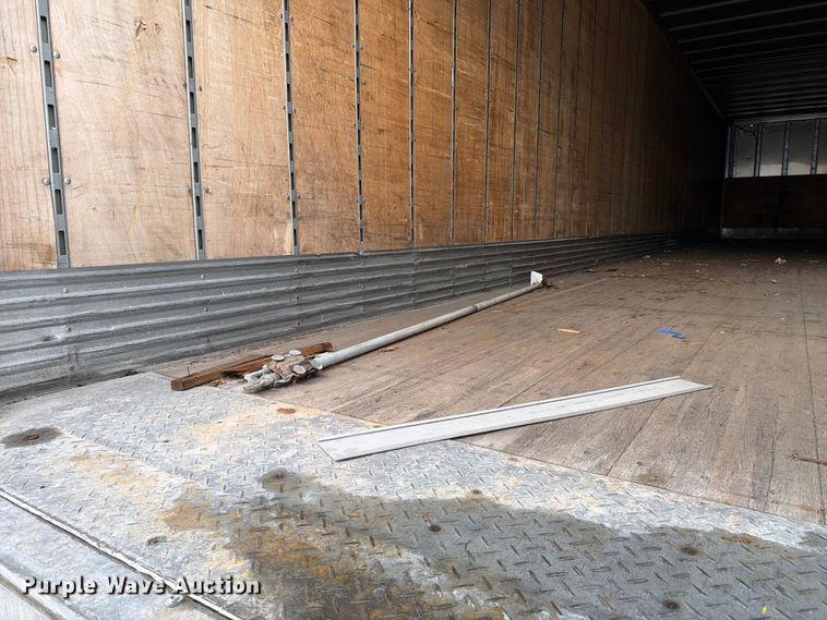image for item EW2063 2005 Vanguard National Trailer Corp. VIP4000 dry van trailer