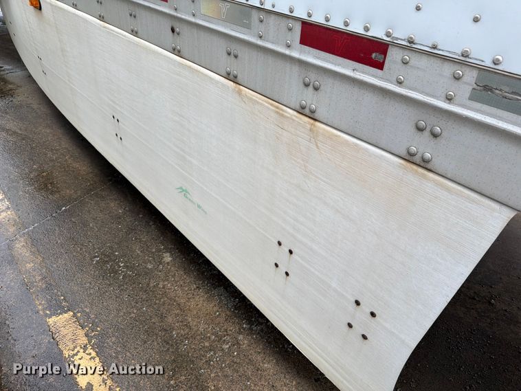 image for item EW2065 2010 Vanguard National Trailer Corp. Maxcube dry van trailer