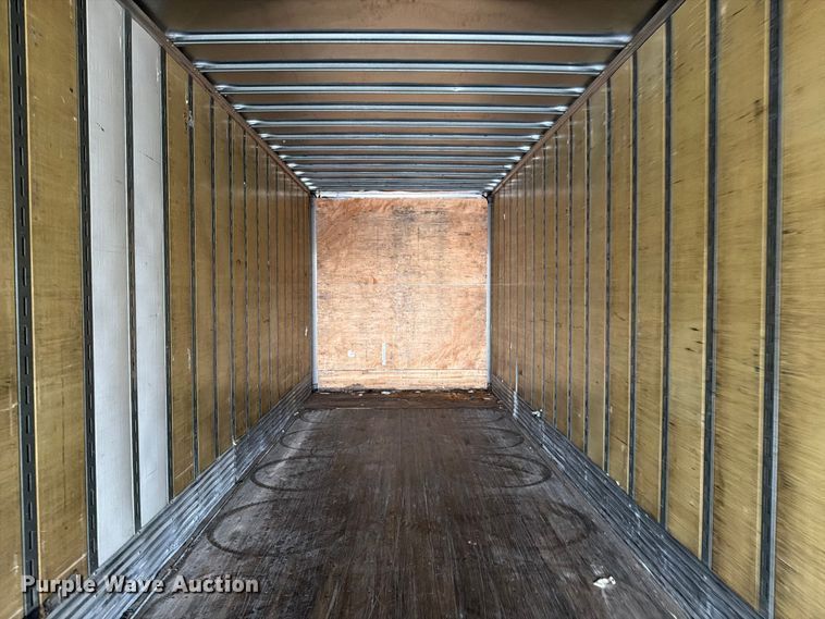 image for item EW2065 2010 Vanguard National Trailer Corp. Maxcube dry van trailer