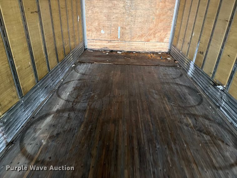 image for item EW2065 2010 Vanguard National Trailer Corp. Maxcube dry van trailer