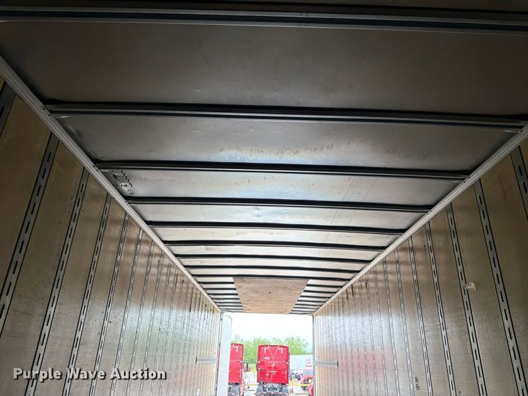 image for item EW2065 2010 Vanguard National Trailer Corp. Maxcube dry van trailer