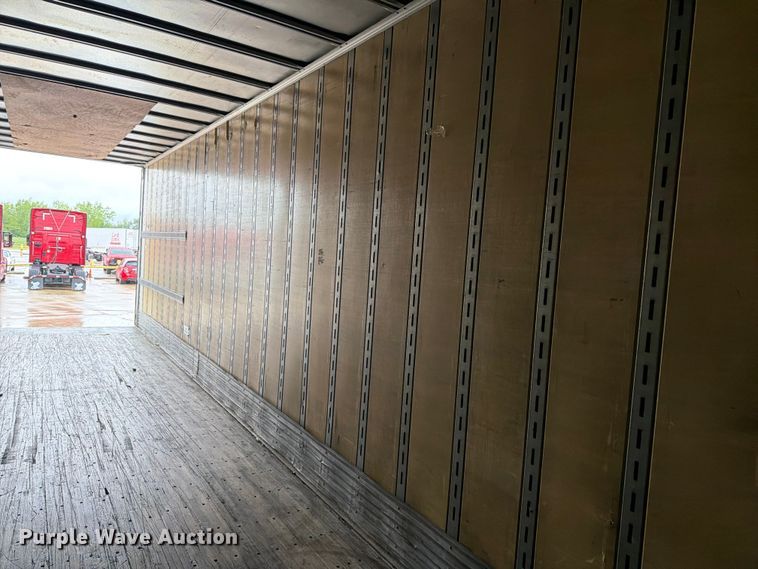 image for item EW2065 2010 Vanguard National Trailer Corp. Maxcube dry van trailer