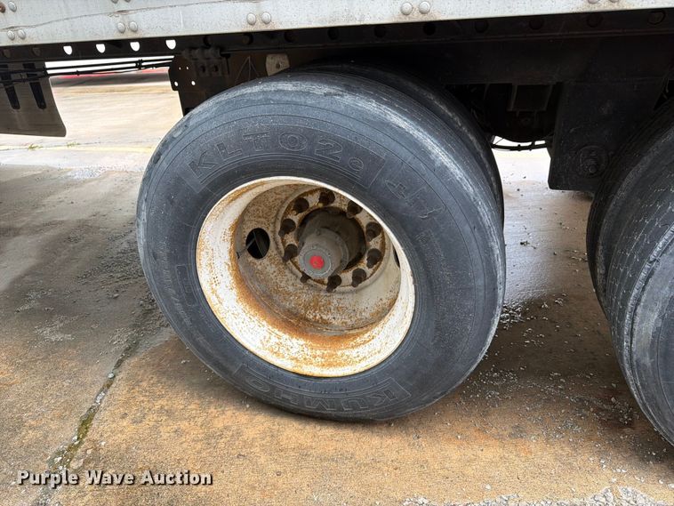 image for item EW2065 2010 Vanguard National Trailer Corp. Maxcube dry van trailer