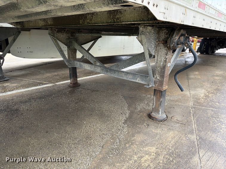 image for item EW2066 2006 Vanguard National Trailer Corp. dry van trailer