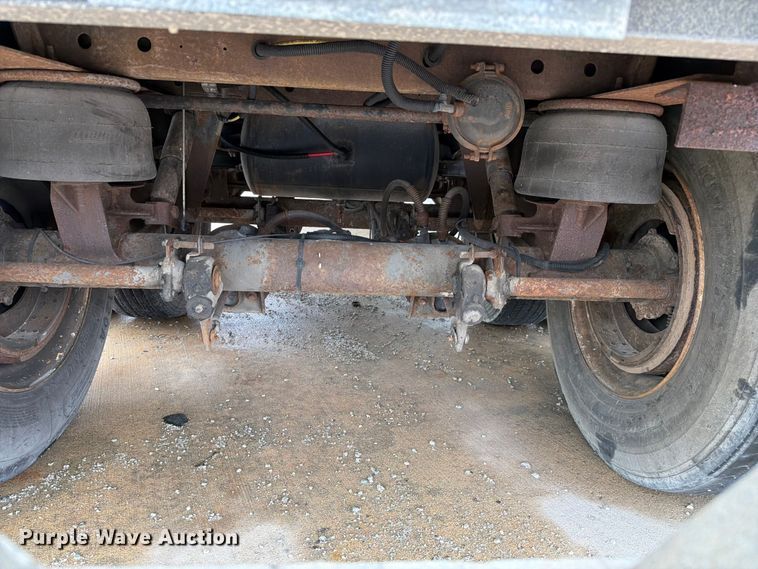 image for item EW2066 2006 Vanguard National Trailer Corp. dry van trailer