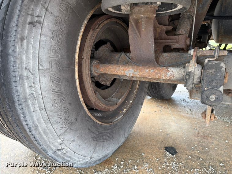 image for item EW2066 2006 Vanguard National Trailer Corp. dry van trailer