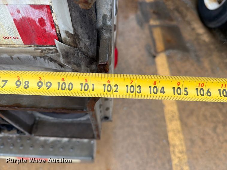 image for item EW2066 2006 Vanguard National Trailer Corp. dry van trailer