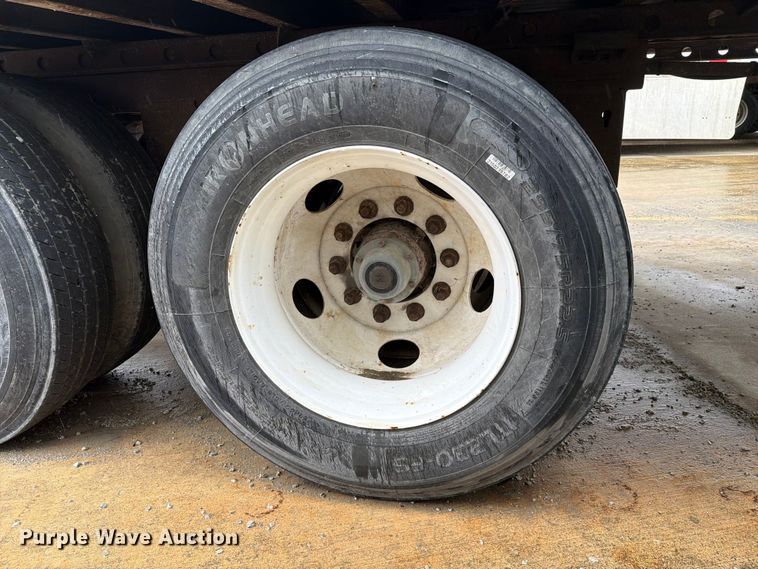 image for item EW2066 2006 Vanguard National Trailer Corp. dry van trailer