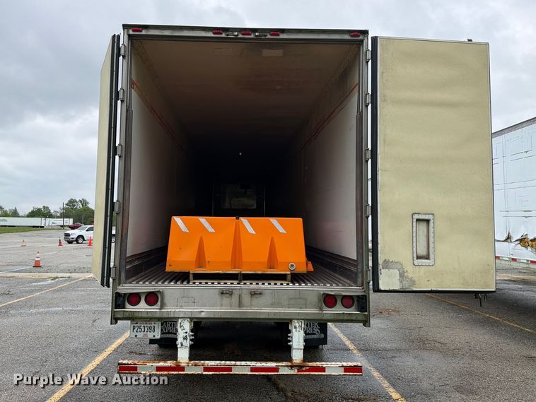 image for item EW2068 2001 Great Dane refrigerated van trailer