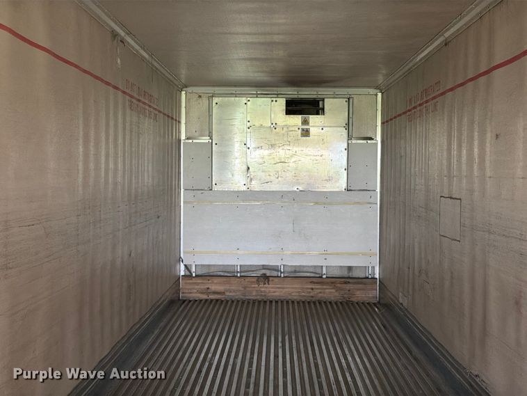 image for item EW2068 2001 Great Dane refrigerated van trailer