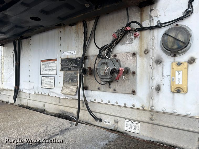 image for item EW2069 2000 Great Dane Trailers refrigerated van trailer