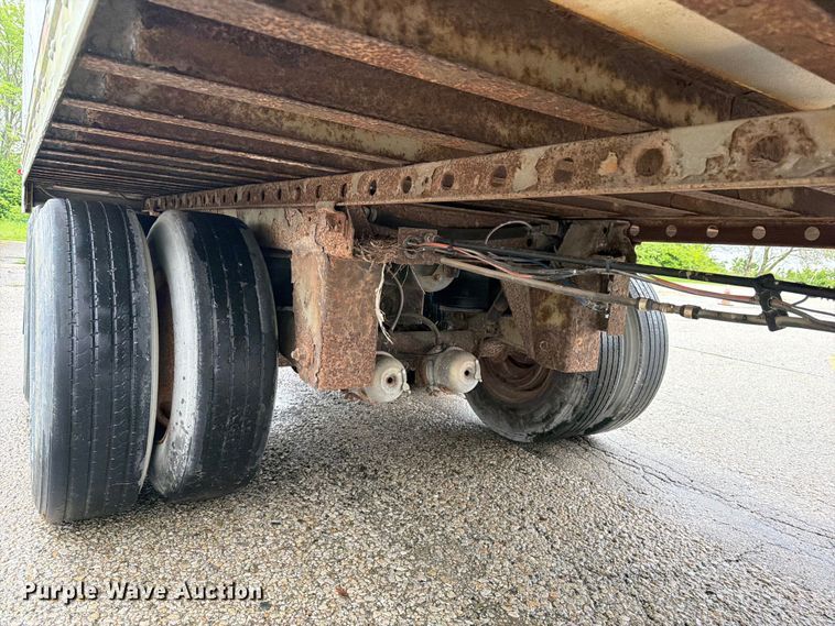 image for item EW2069 2000 Great Dane Trailers refrigerated van trailer
