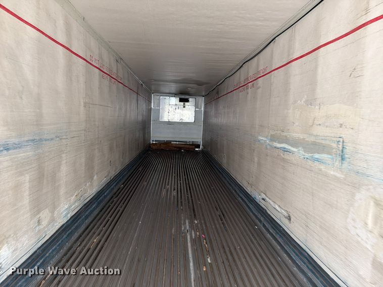 image for item EW2069 2000 Great Dane Trailers refrigerated van trailer