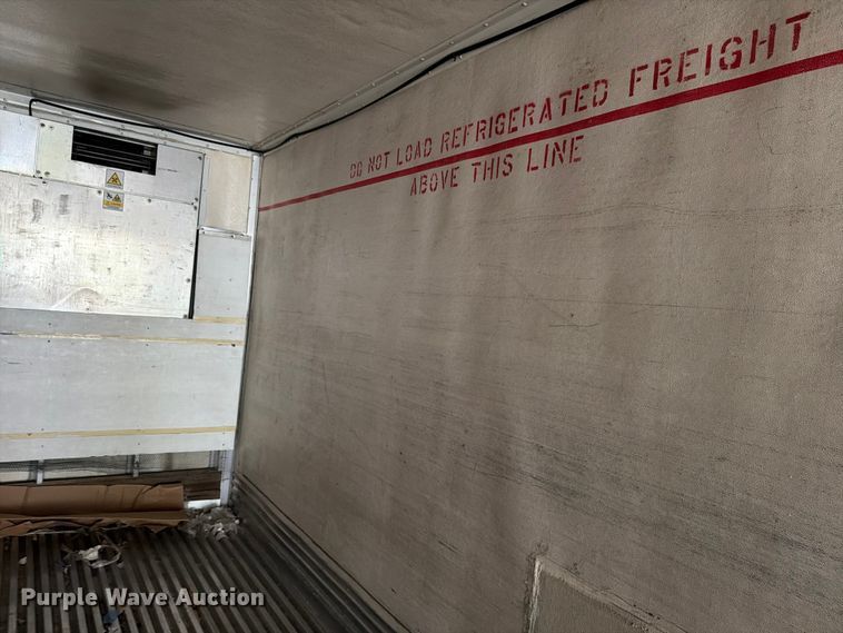 image for item EW2069 2000 Great Dane Trailers refrigerated van trailer