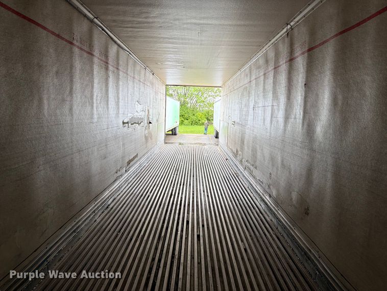 image for item EW2069 2000 Great Dane Trailers refrigerated van trailer