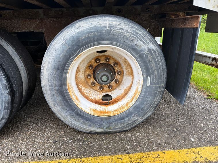 image for item EW2070 2001 Great Dane Trailers refrigerated van trailer