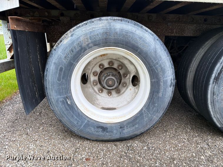 image for item EW2070 2001 Great Dane Trailers refrigerated van trailer