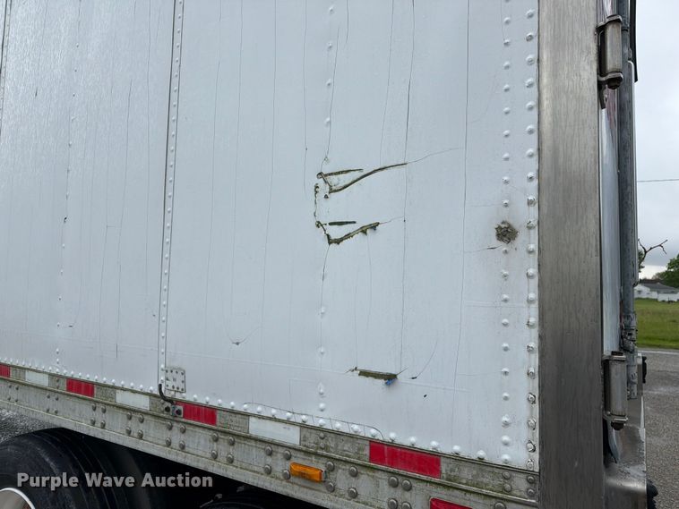 image for item EW2071 2001 Great Dane Trailers refrigerated van trailer