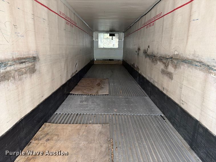 image for item EW2071 2001 Great Dane Trailers refrigerated van trailer