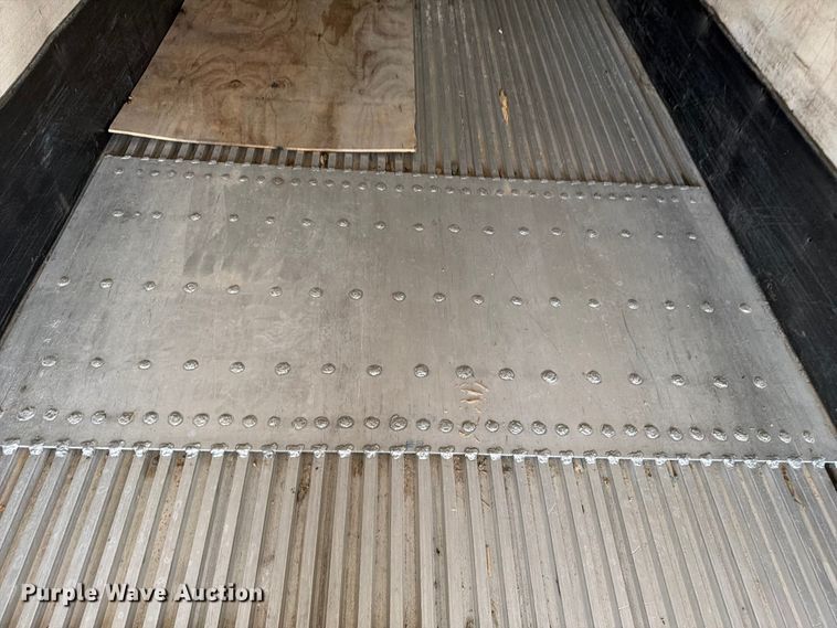 image for item EW2071 2001 Great Dane Trailers refrigerated van trailer