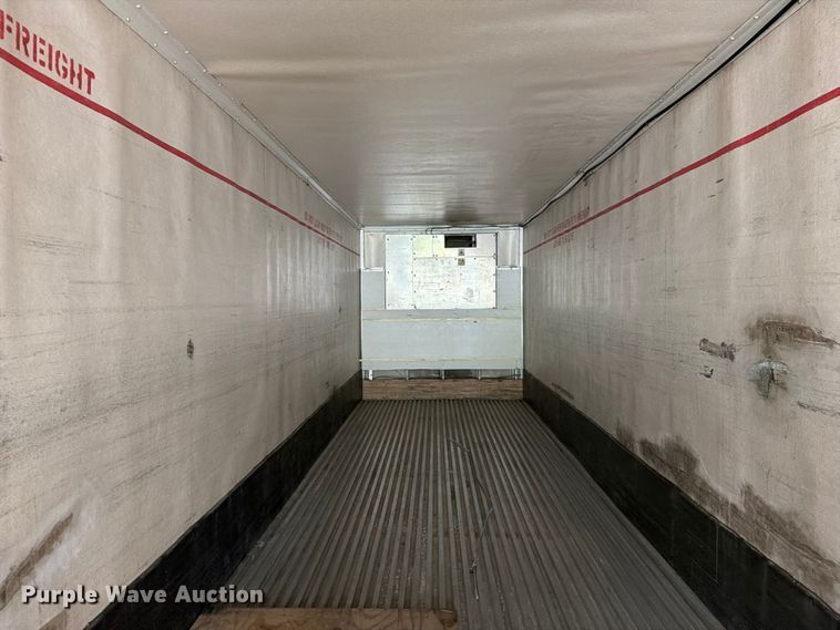 image for item EW2071 2001 Great Dane Trailers refrigerated van trailer