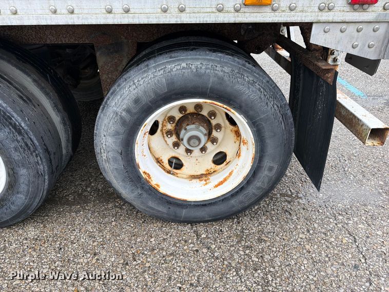 image for item EW2071 2001 Great Dane Trailers refrigerated van trailer