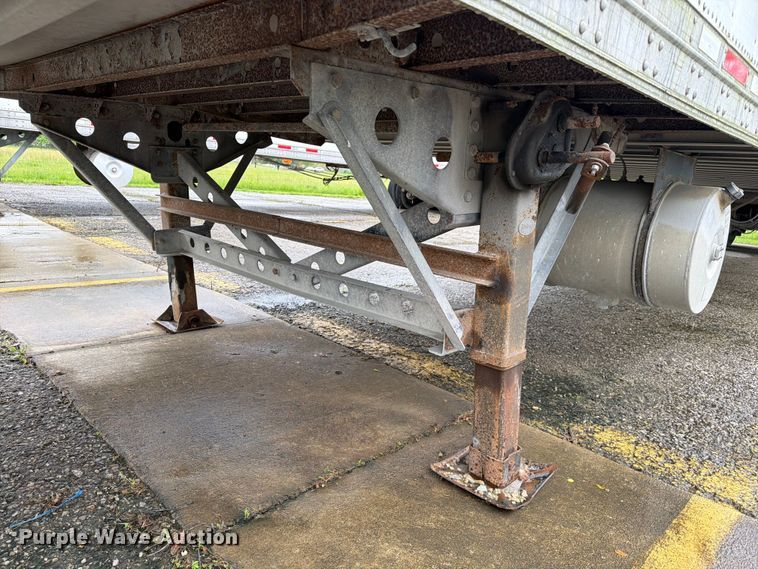 image for item EW2072 2011 CIMC 531SRB05 refrigerated van trailer