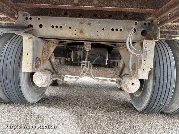 image for item EW2072 2011 CIMC 531SRB05 refrigerated van trailer