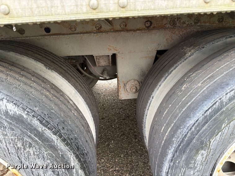 image for item EW2072 2011 CIMC 531SRB05 refrigerated van trailer