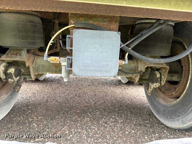 image for item EW2072 2011 CIMC 531SRB05 refrigerated van trailer