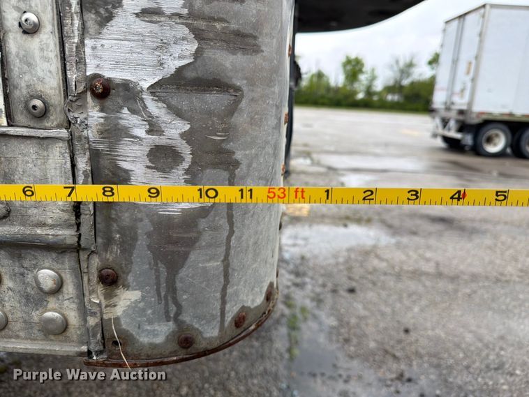 image for item EW2072 2011 CIMC 531SRB05 refrigerated van trailer
