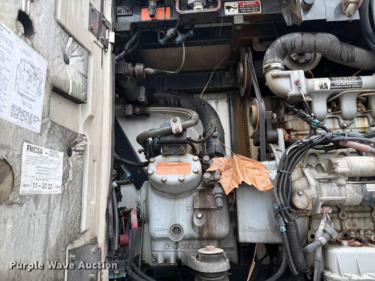 image for item EW2072 2011 CIMC 531SRB05 refrigerated van trailer