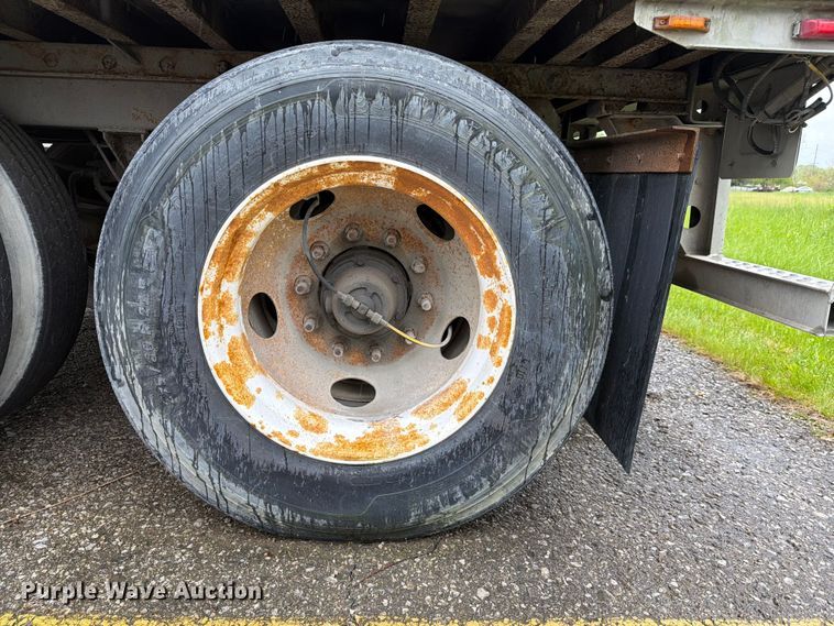 image for item EW2072 2011 CIMC 531SRB05 refrigerated van trailer