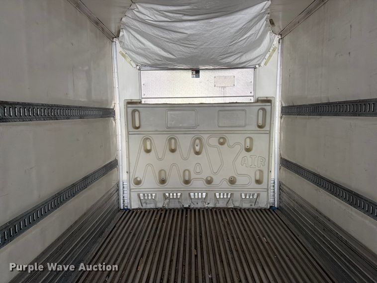 image for item EW2073 2011 CIMC 531SRB05 refrigerated van trailer