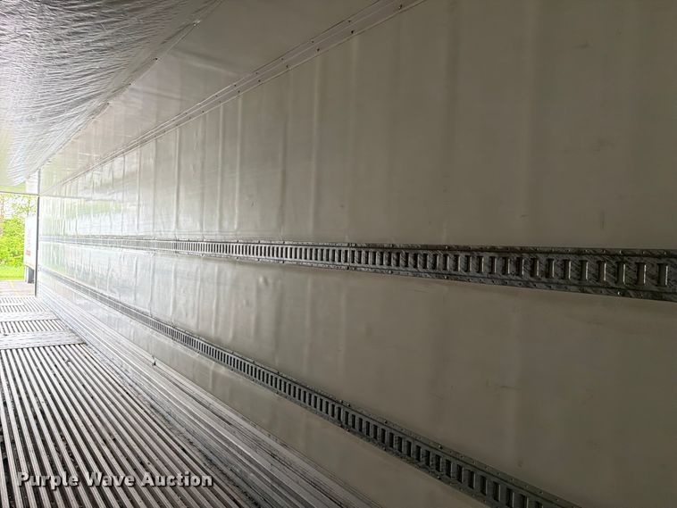 image for item EW2073 2011 CIMC 531SRB05 refrigerated van trailer