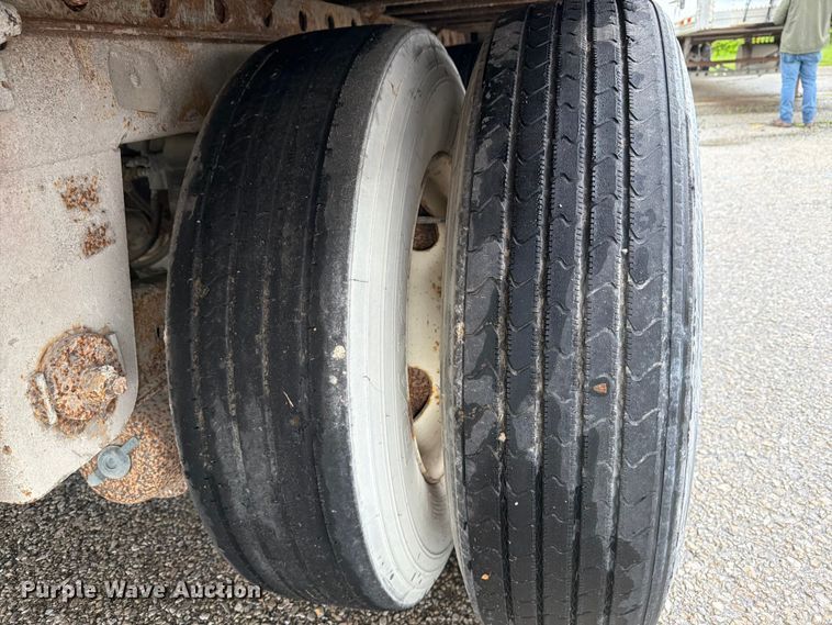 image for item EW2073 2011 CIMC 531SRB05 refrigerated van trailer