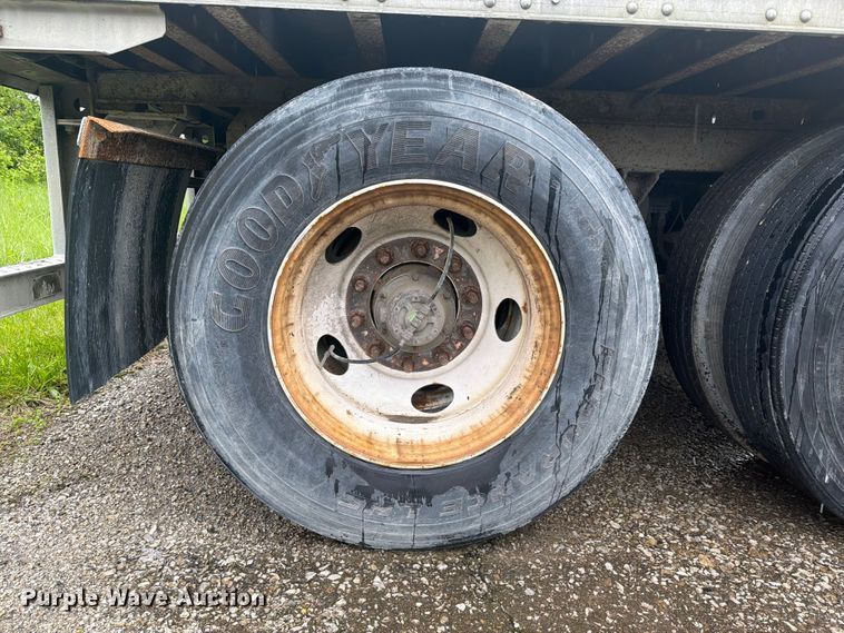 image for item EW2074 2011 CIMC 531SRB05 refrigerated van trailer
