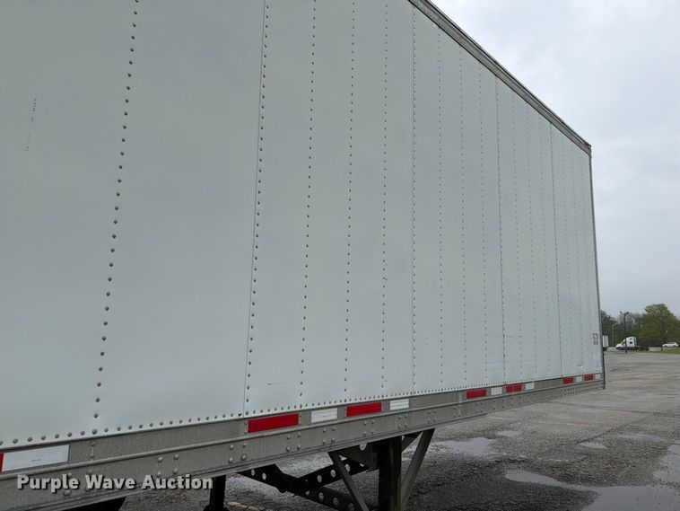 image for item EW2075 2011 CIMC 531SRB05 refrigerated van trailer