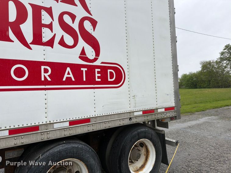 image for item EW2075 2011 CIMC 531SRB05 refrigerated van trailer