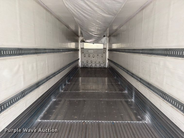 image for item EW2075 2011 CIMC 531SRB05 refrigerated van trailer